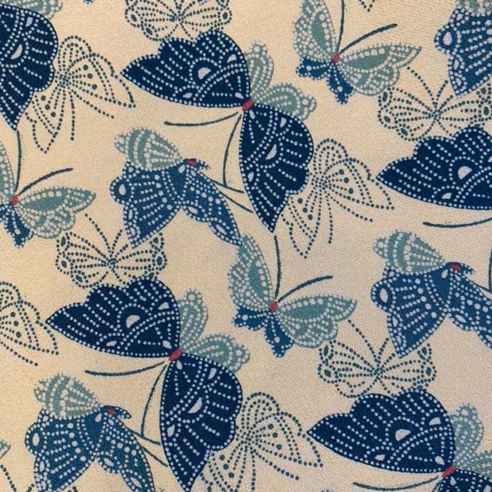 Japanese Vintage Silk Butterfly Short Kimono - Picture 3 of 10